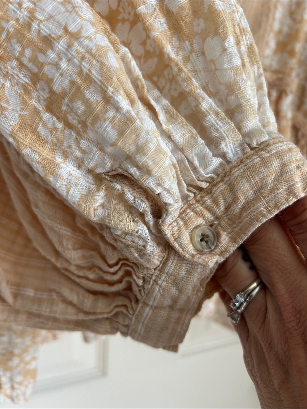 ⚜️ American Eagle Outfitters Beige Printed Peasant Top - Picture 7 of 8